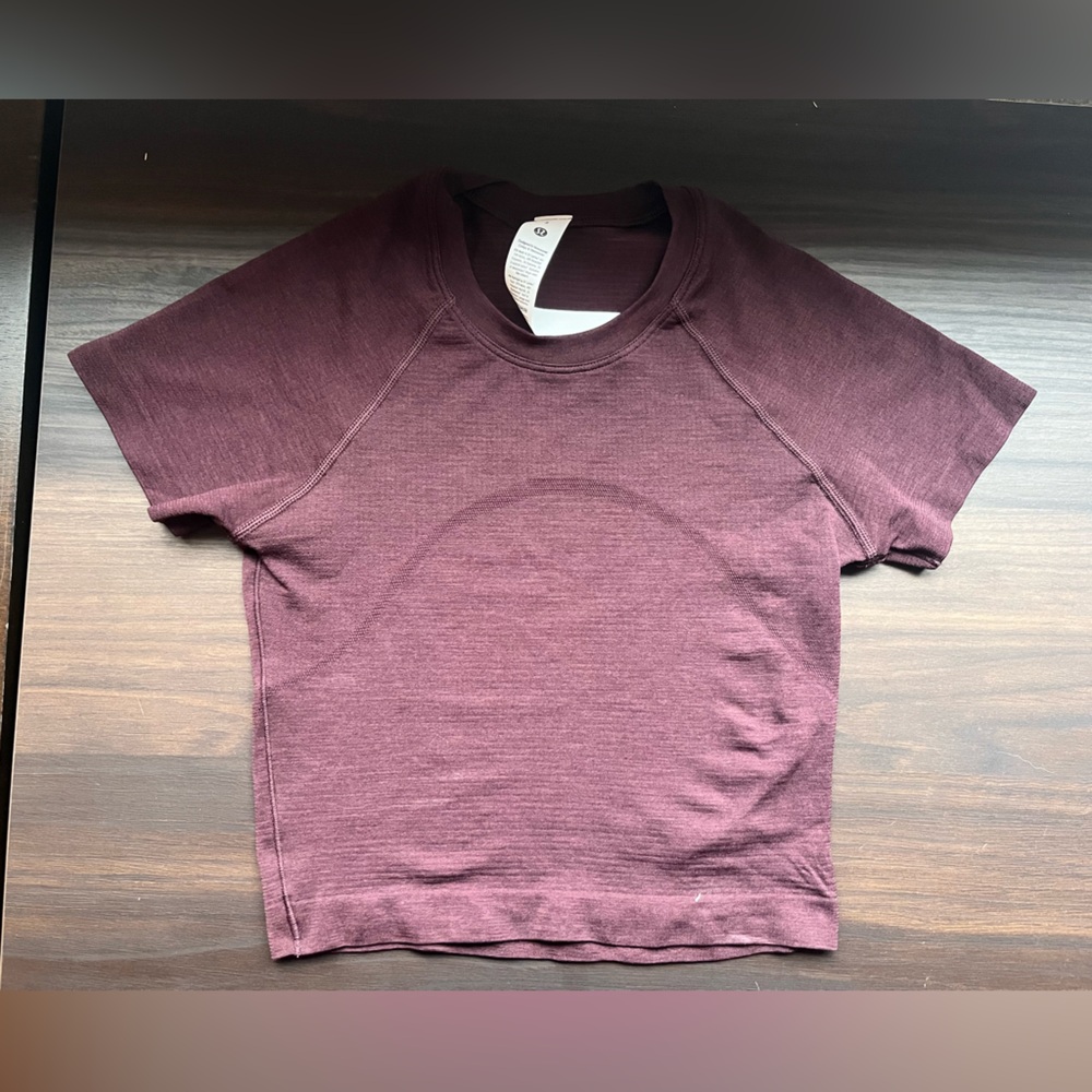 Lululemon Short Sleeve Tee - Brand new never worn